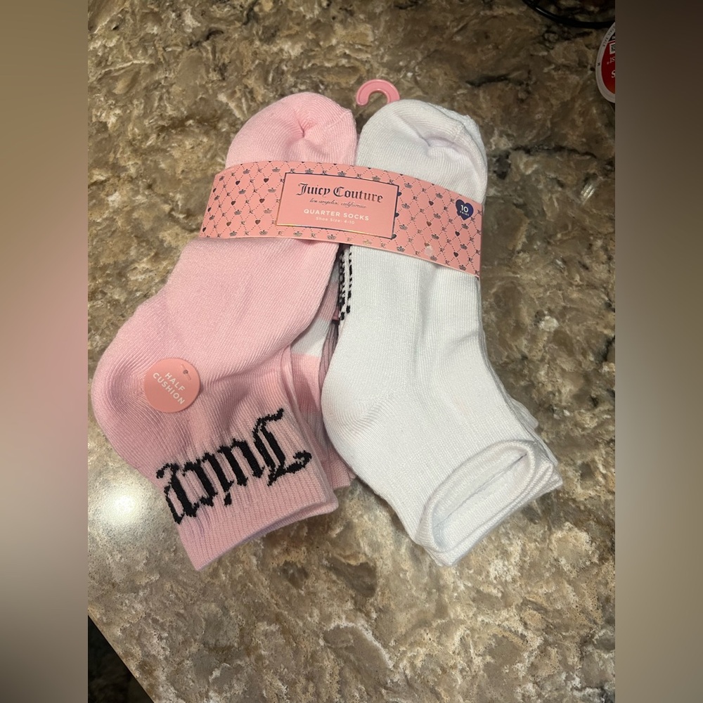 Juicy Couture 10 Pairs  Pink and White Quarter Socks